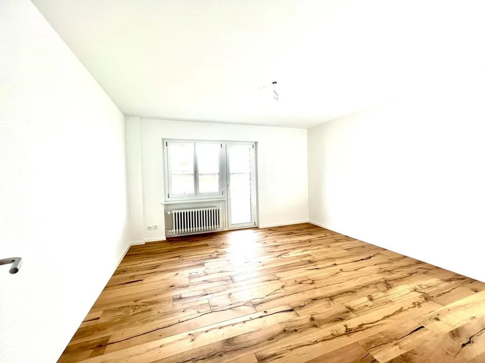 Gehobene 4.5-Zimmer-Wohnung mit Balkon und schöner Aussicht in Bellach