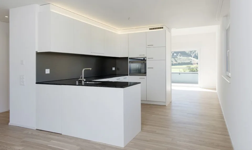 WUNDERSCHÖNE Wohnung mit grossem BALKON