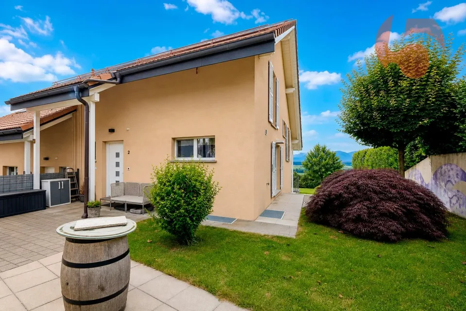 Magnifica villa di 4.5 locali con vista panoramica sul Giura e la campagna circostante