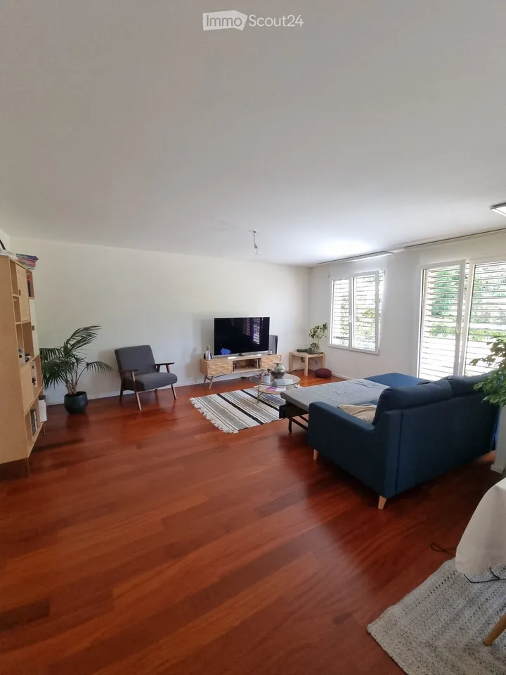 Beautiful 4.5-room apartment with terrace and garden
