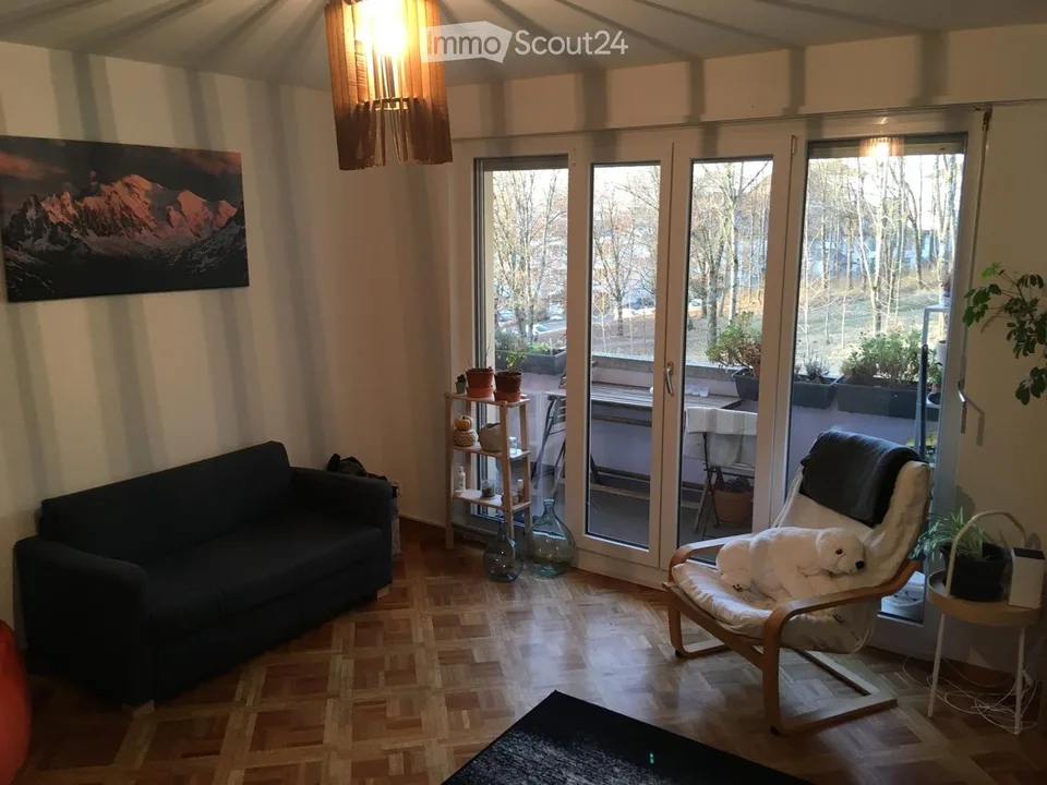 Beautiful bright apartment with mountain view