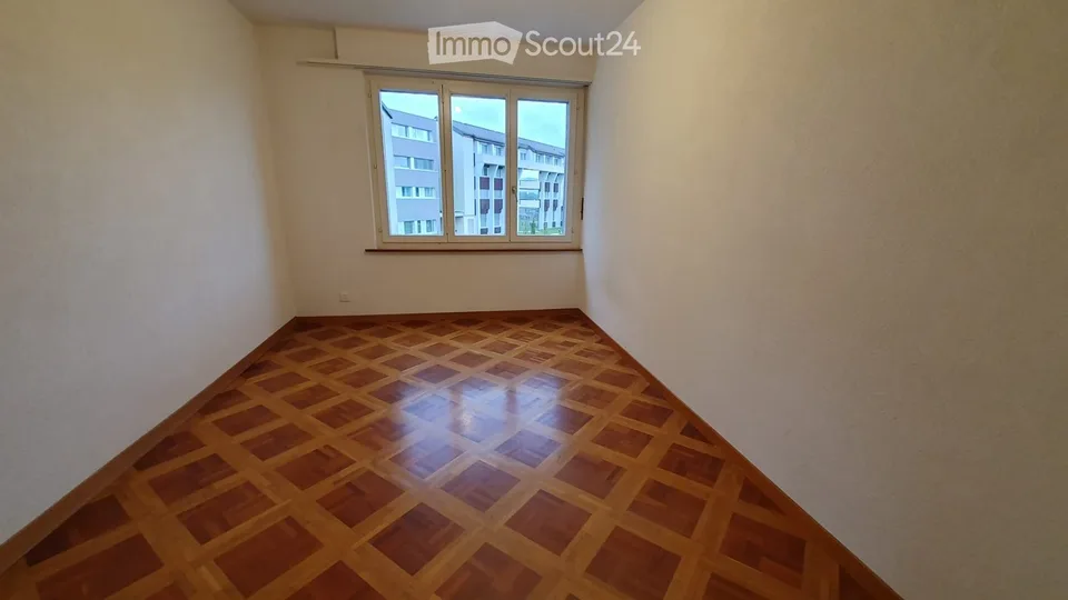 Beautiful bright apartment with mountain view