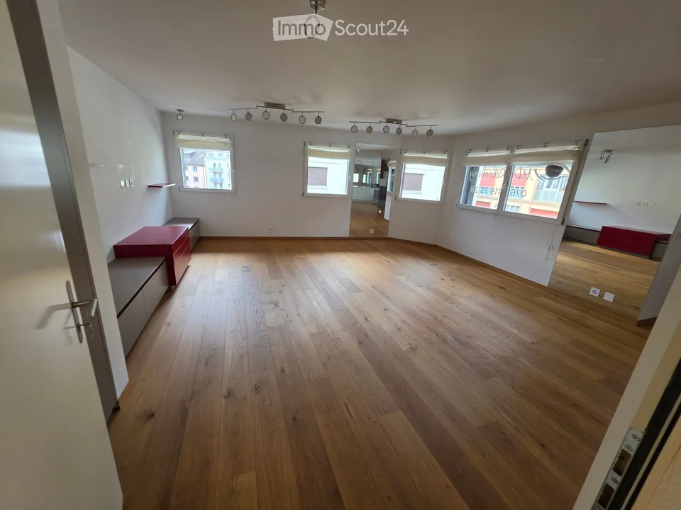 Large bright studio of 60m2