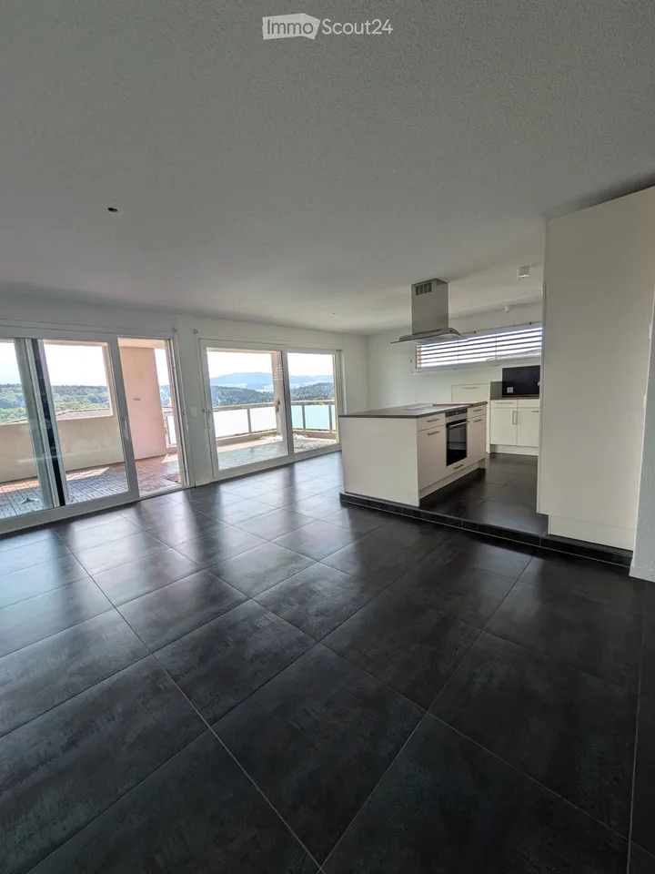 Appartement lumineux avec grand balcon