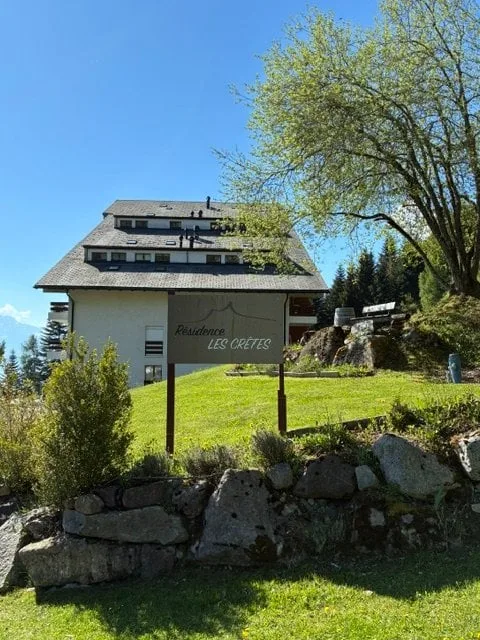 Charmant 2,5 pièces meublé avec balcon et garage