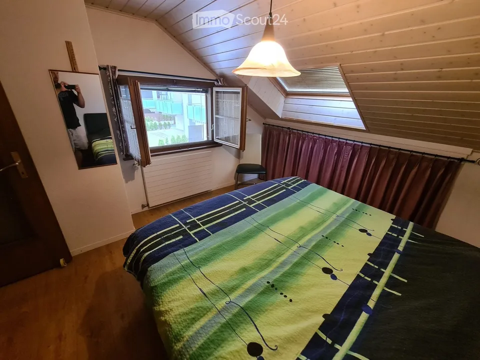 Geräumige 4,5 Zimmer Wohnung von etwa 97 m² mit Charme