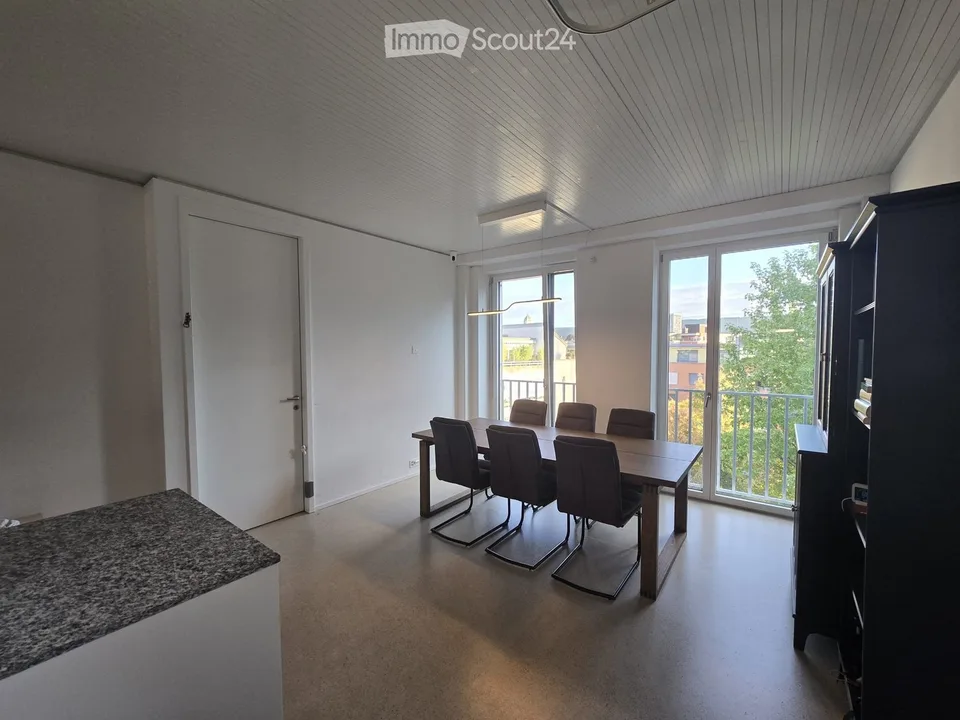Grosszügige 4.5-Zimmer-Wohnung mit Balkon in Dietikon