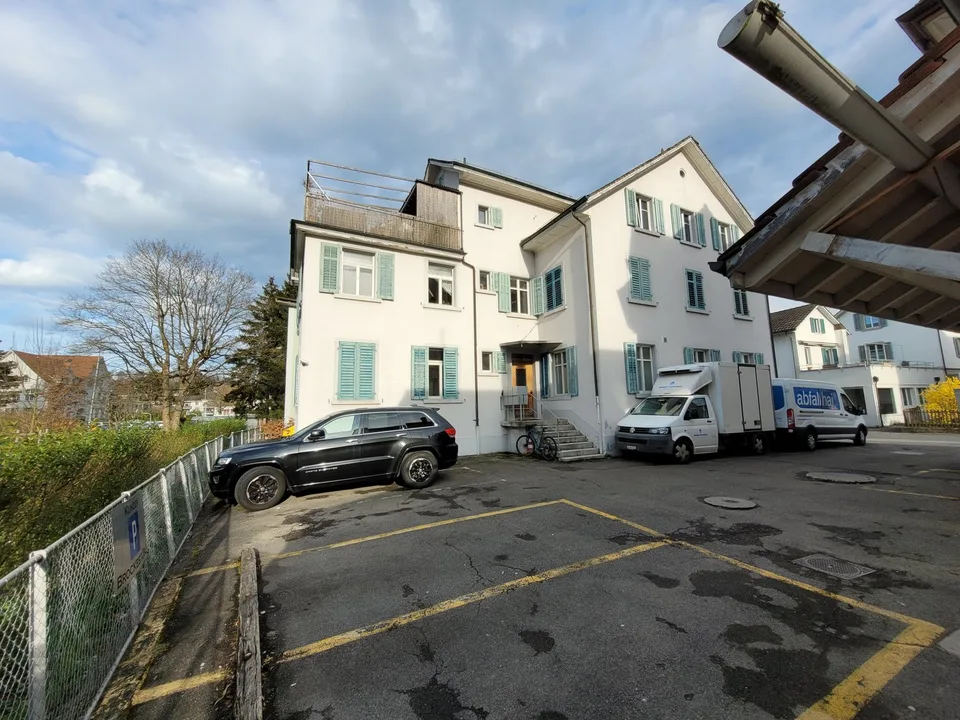 Parkplatz Kilchbergstrasse 7 in Adliswil zu vermieten