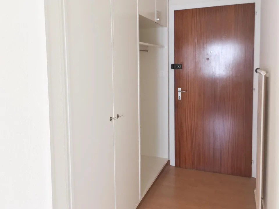 Appartamento di quattro locali al terzo piano in affitto a Peseux