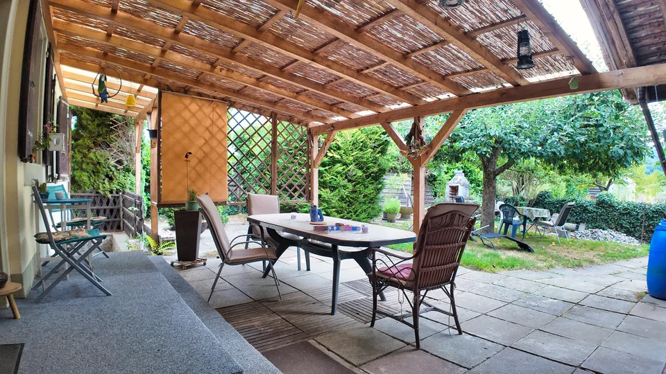 Haus im Dorf mit 8 Zimmern in Villeneuve