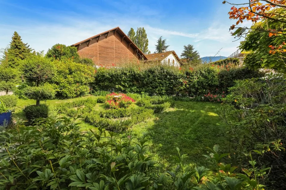 Ravissante villa en campagne avec Jardin en Bordure des Vignobles de Jussy
