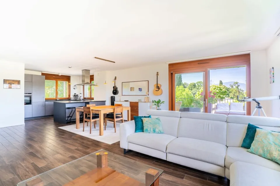 Appartement d'exception avec terrasse panoramique et vue sur le Jura à Presinge