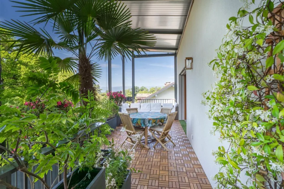 Appartement d'exception avec terrasse panoramique et vue sur le Jura à Presinge