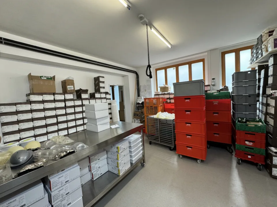 Locaux Commerciaux Modernes à Chêne-Bourg à vendre pour investisseur