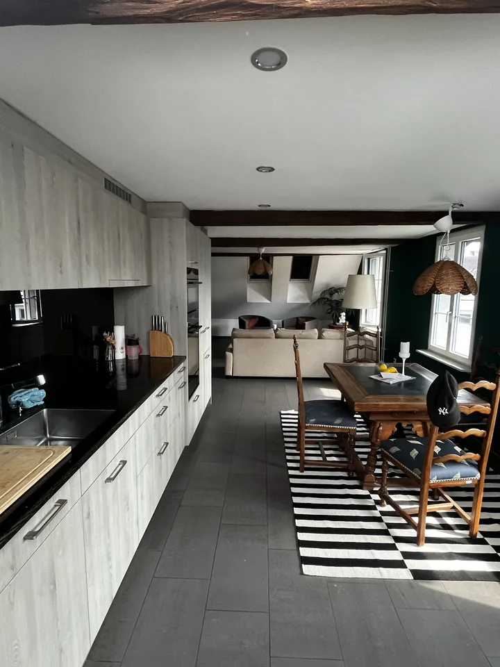 Helles Zimmer in grosszügiger 3.5-Zimmer-Wohnung in Dietikon