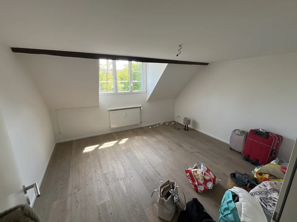 Helles Zimmer in grosszügiger 3.5-Zimmer-Wohnung in Dietikon