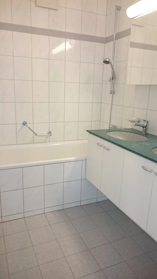 Charmante 4-Zimmer-Altbauwohnung im Hochparterre in Bern-Breitenrain