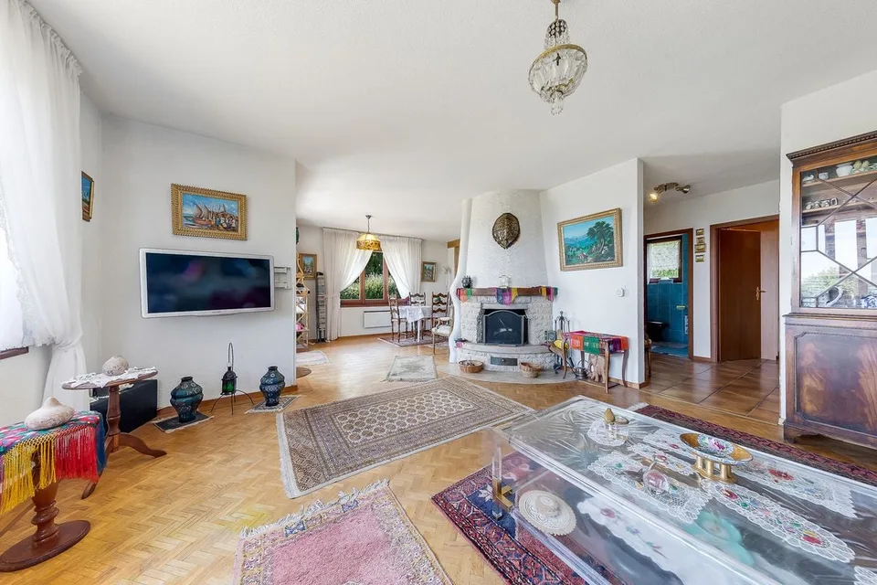 Schönes Haus in Arzier-Le Muids mit Blick auf den See!