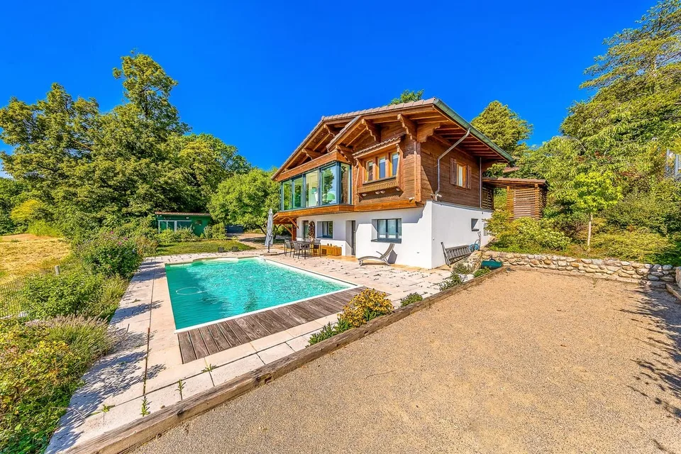 Très belle villa avec vue panoramique sur le lac & le Mt-Blanc!