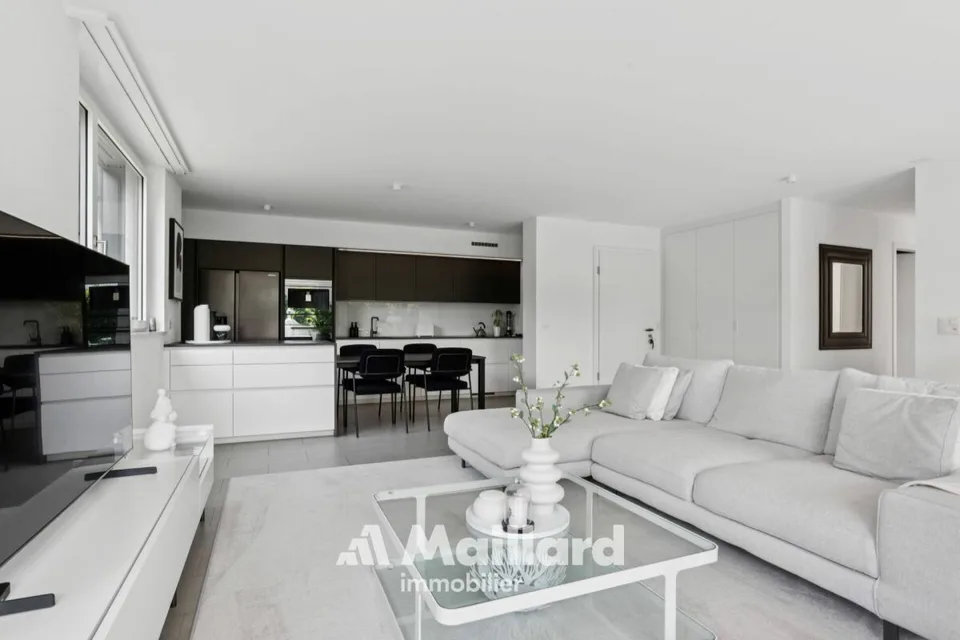 Schönes 3.5-Zimmer-Apartment mit Terrasse und großem privatem Garten in Epalinges