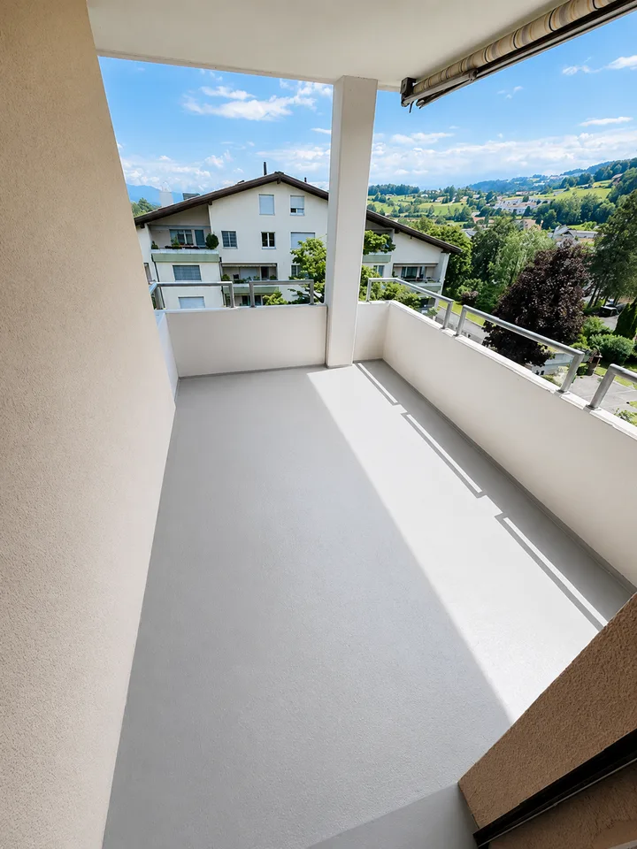 Geräumige 5.5-Zimmer-Wohnung mit Balkon