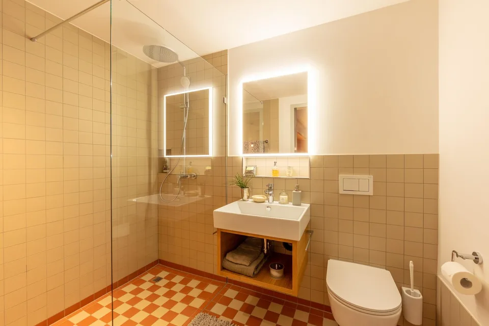 Kompakte und stilvolle 2.5 Zimmerwohnung im 1. OG