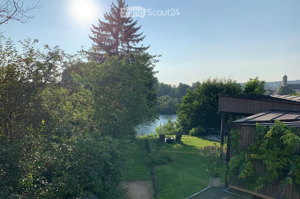 Appartement dans une villa historique avec un grand balcon sud et vue sur le Rhin