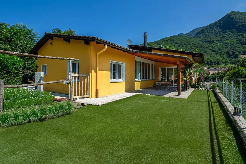 Costruisci la tua pace: casa rinnovata con bel terreno