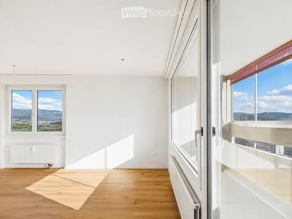 APPARTAMENTO 4.5 LOCALI LUMINOSO CON VISTA PANORAMICA