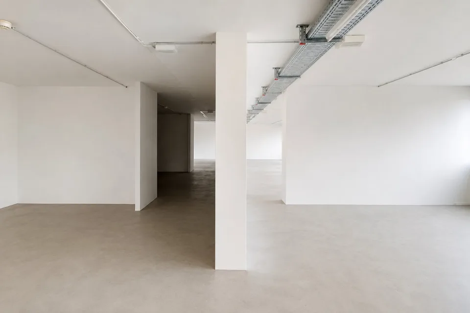 Spazio commerciale attraente e polivalente in Brunnmatt 20 a Cham – disponibile immediatamente.