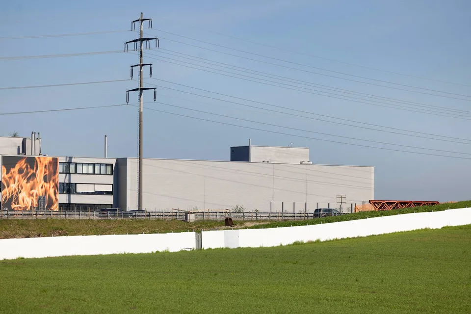 Spazio commerciale attraente e polivalente in Brunnmatt 20 a Cham – disponibile immediatamente.