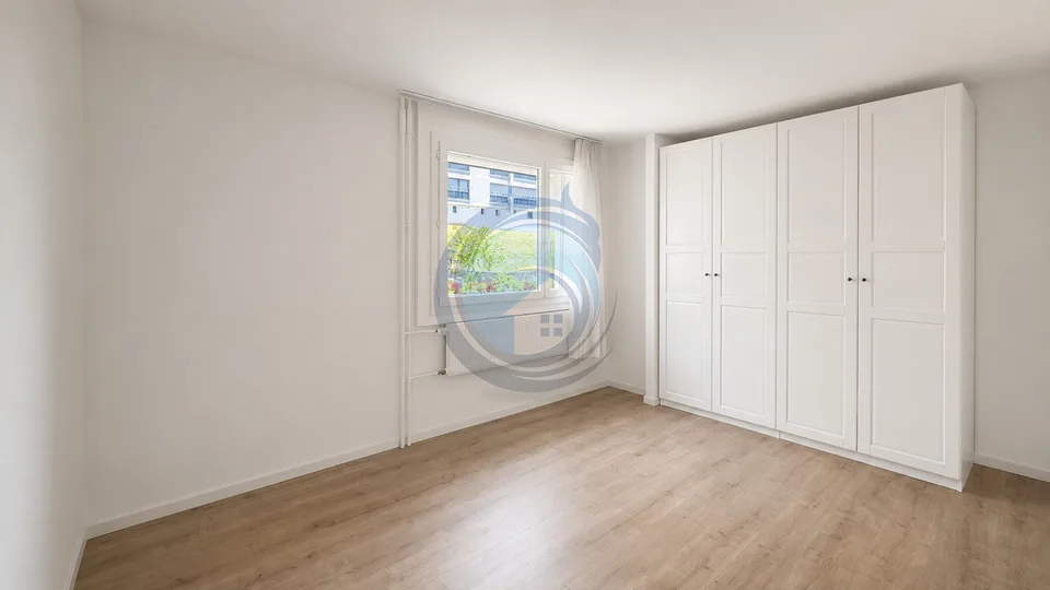 PRÄCHTIGES 4,5-ZIMMER-WOHNUNG, GANZ RENOVIERTE DURCHGANGSWOHNUNG