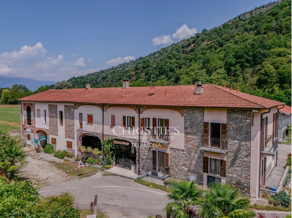 Live, work, and invest in the greenery, just a few minutes from Lake Maggiore – photo 4 of 13
