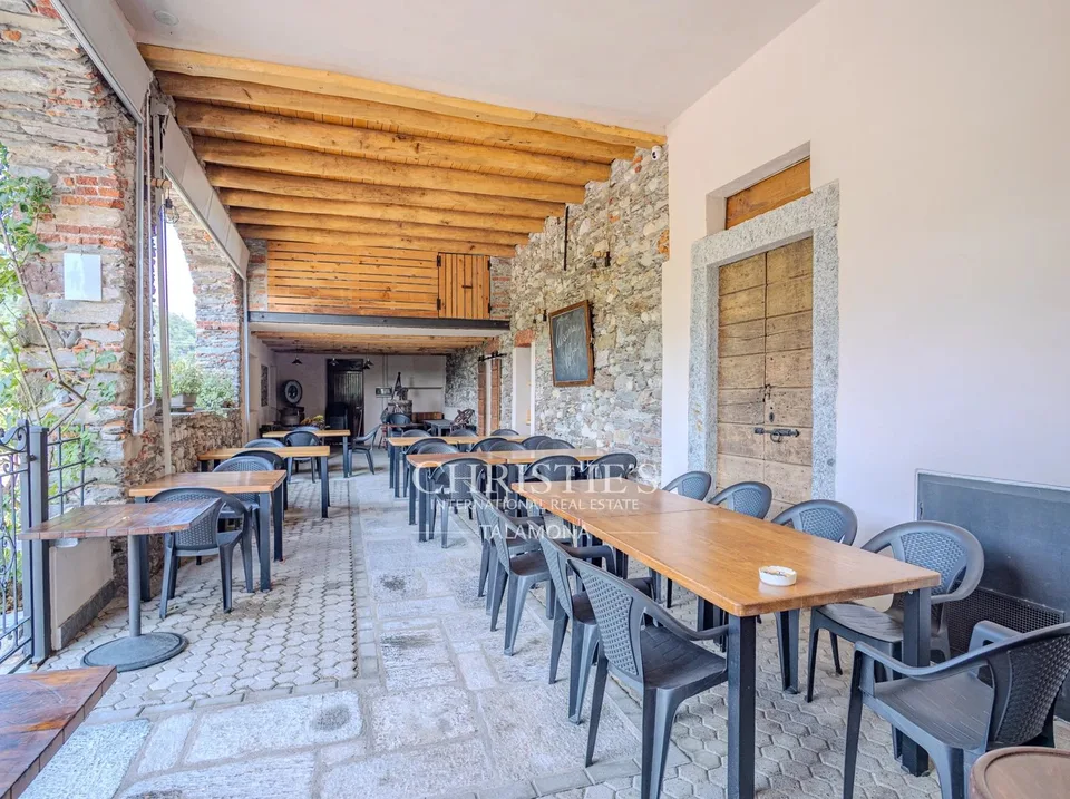 Live, work, and invest in the greenery, just a few minutes from Lake Maggiore – photo 9 of 13