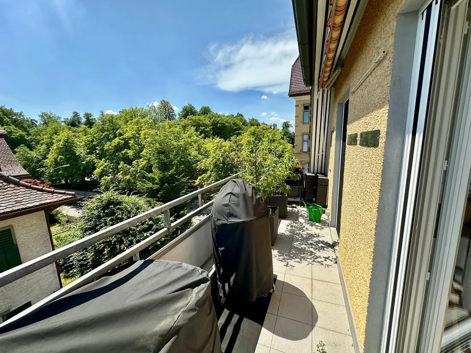 Grosszügige 4-Zimmer-Altbauwohnung in Zürich-Oerlikon