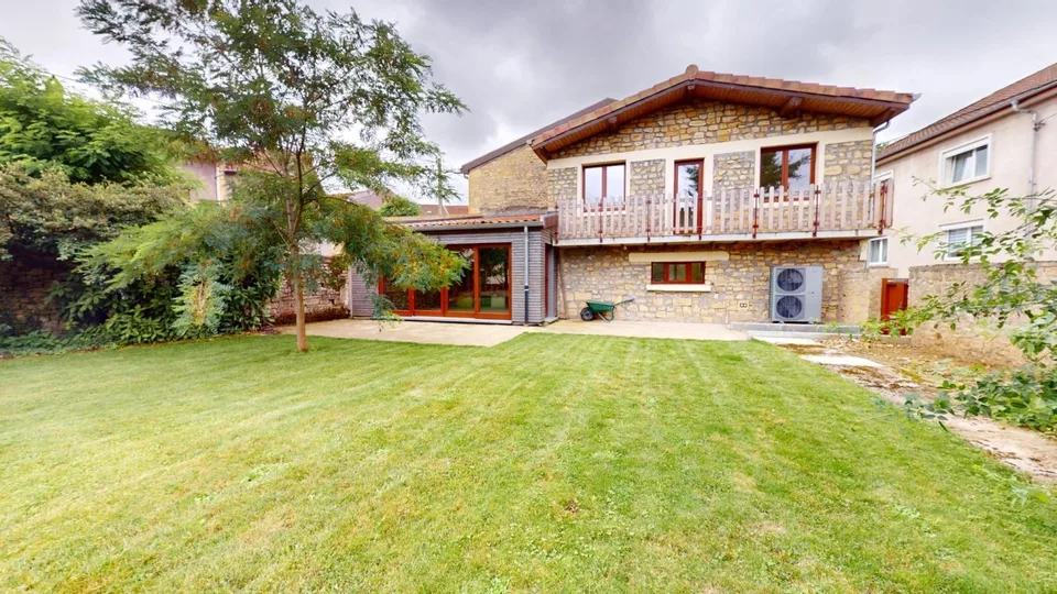 Maison de caractère entièrement rénovée à neuf à vendre SAINT JEAN LES