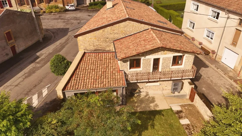Charaktervolles, komplett renoviertes Haus in Saint Jean Les zum Verkauf