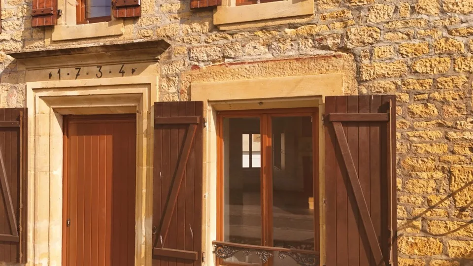 Charaktervolles, komplett renoviertes Haus in Saint Jean Les zum Verkauf