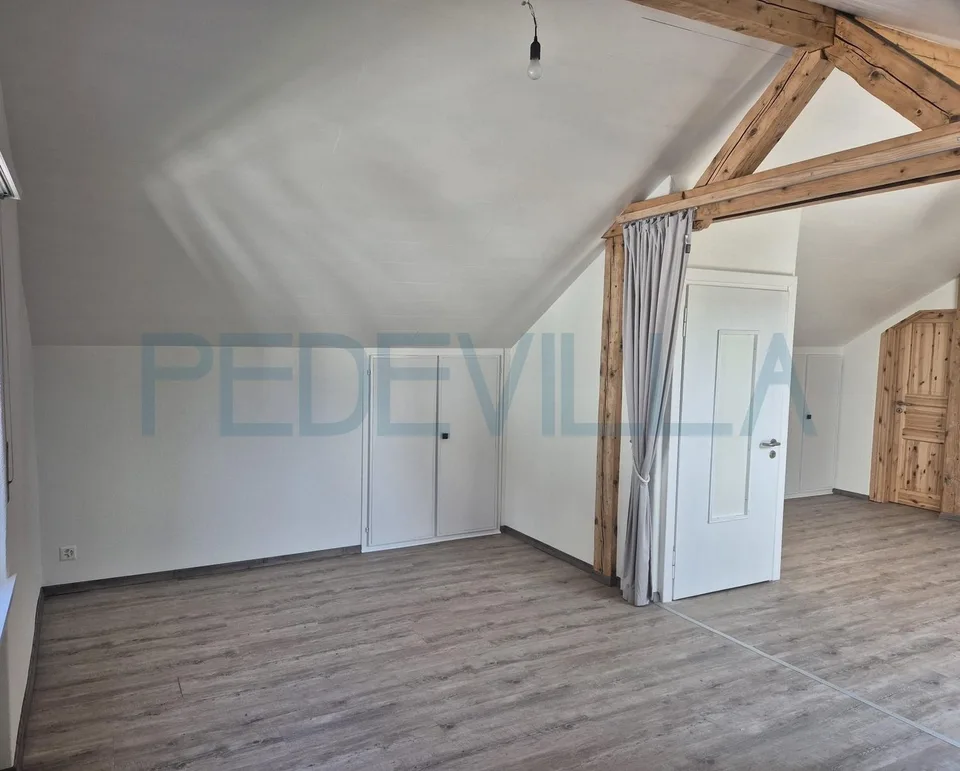 Charmant 1.5 pièces mansardé avec cachet à louer à Bienne