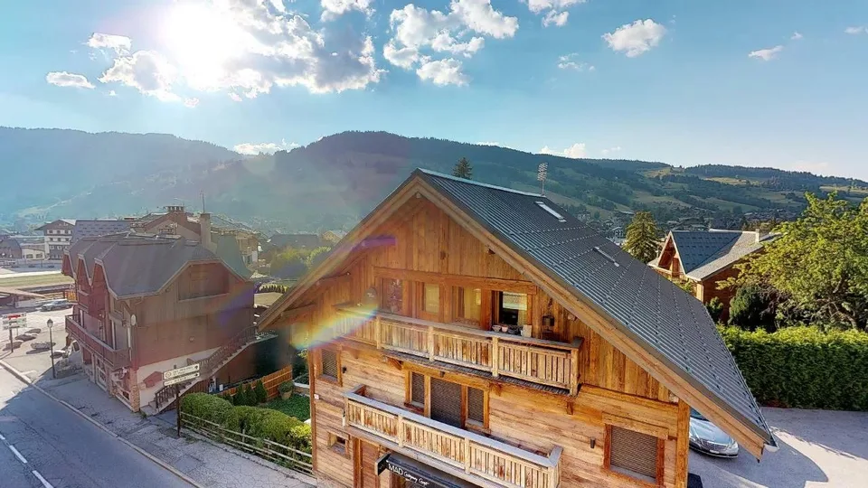 Die Kunst des Wohnens in Megève: elegantes Penthouse in der Ortsmitte