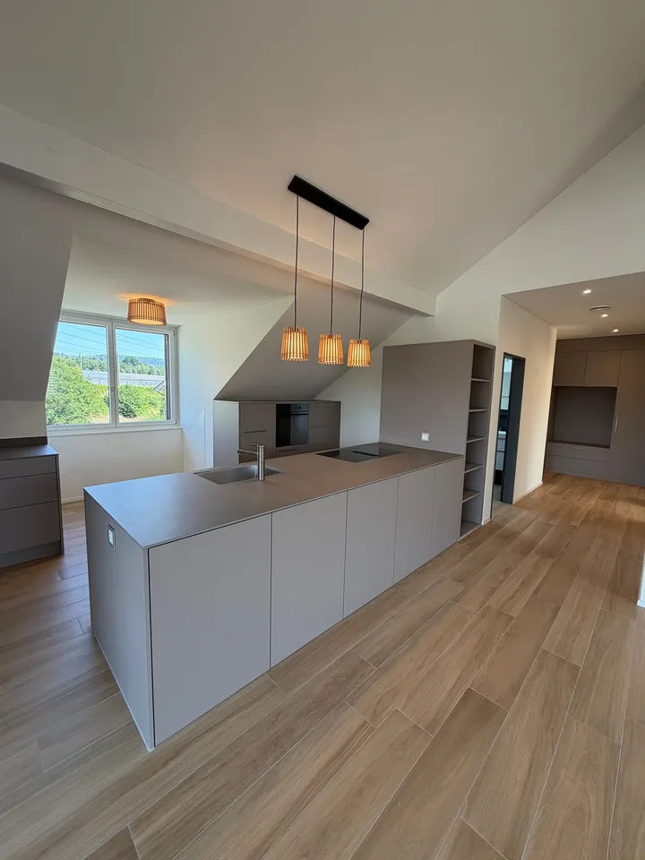 Exklusive 3.5-Zimmer-Dachgeschosswohnung im Neubau 103 m² mit viel Licht & Charme
