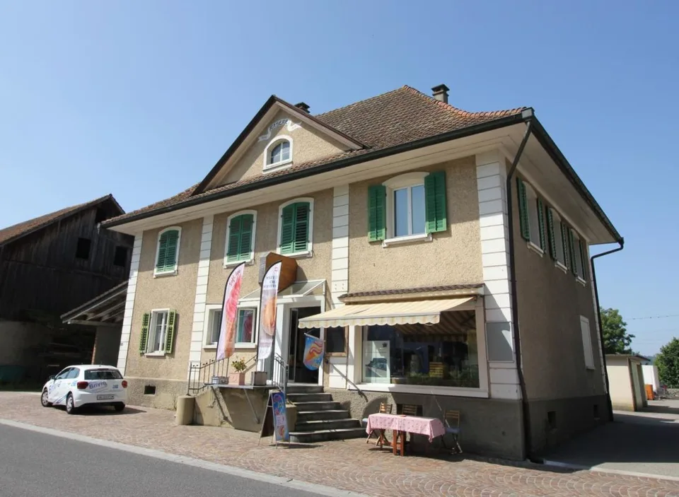 Spacious 5.5 room apartment in the village center