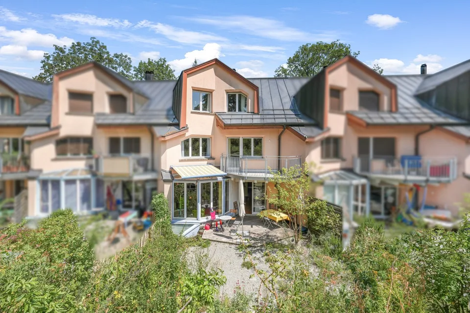 6.5-Zimmer-Reiheneinfamilienhaus an attraktiver Lage mit viel Grünfläche