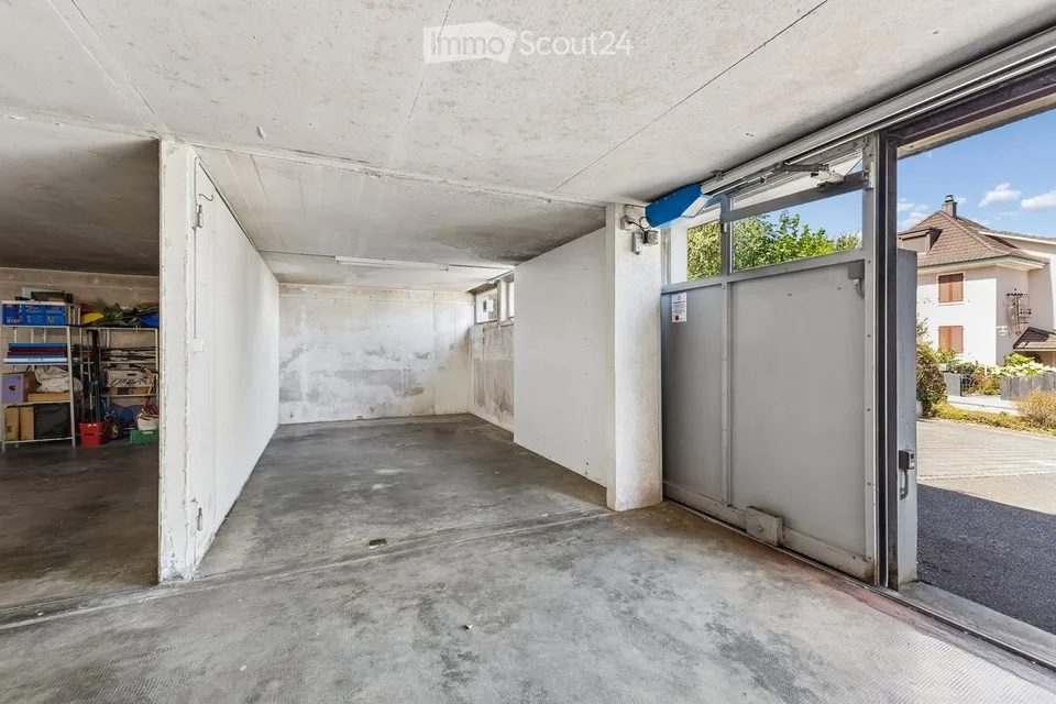 Attraktive, helle 4.5-Zimmerwohnung mit Gartensitzplatz an ruhiger und grüner Lage in Binningen