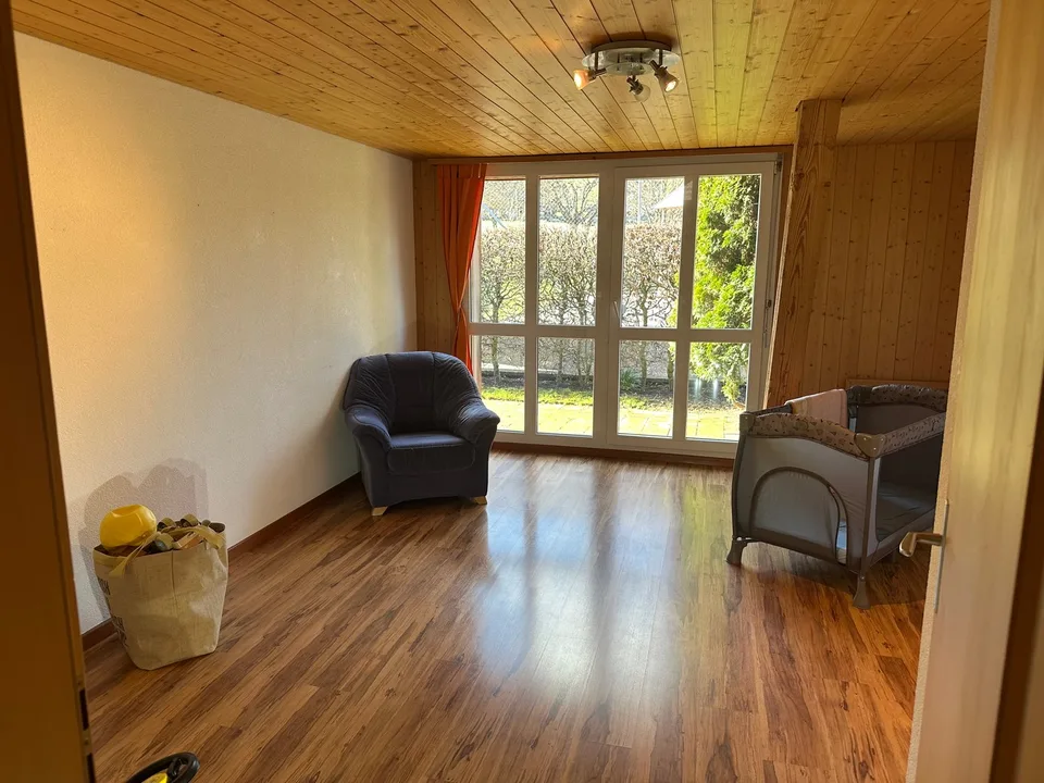 Grosszügige 6.5-Zimmer-Wohnung mit grosser Terrasse und Garten