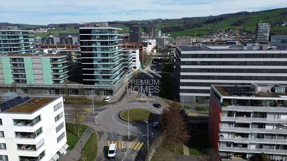 Posizione privilegiata a Zug - Proprietà commerciale con futuro