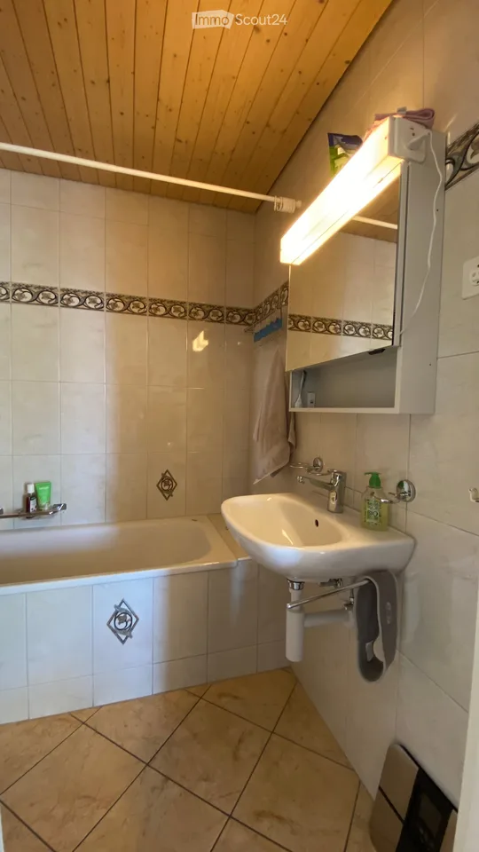 Appartamento con charme di edificio vecchio e due balconi