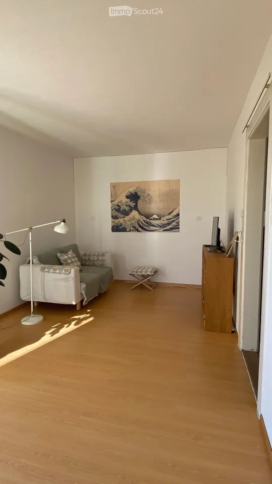 Appartamento con charme di edificio vecchio e due balconi