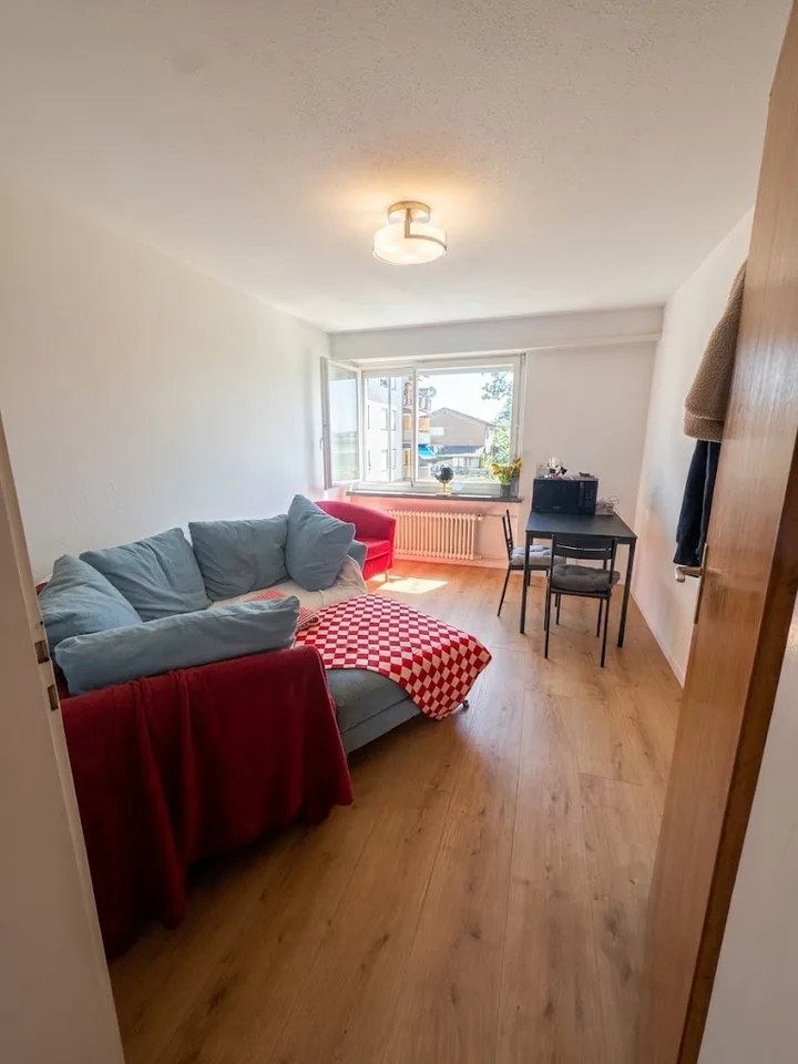 2.5 Zimmer Wohnung, ca. 40m2, zentral gelegen in Rafz