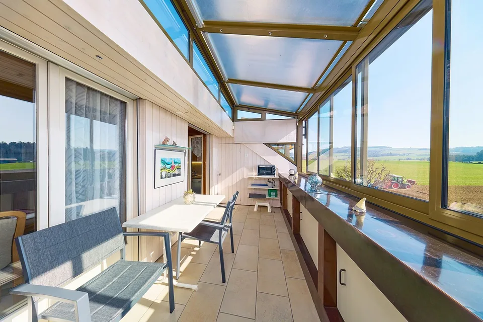 Living in a privileged location: Sun - Peace - Mountain view!